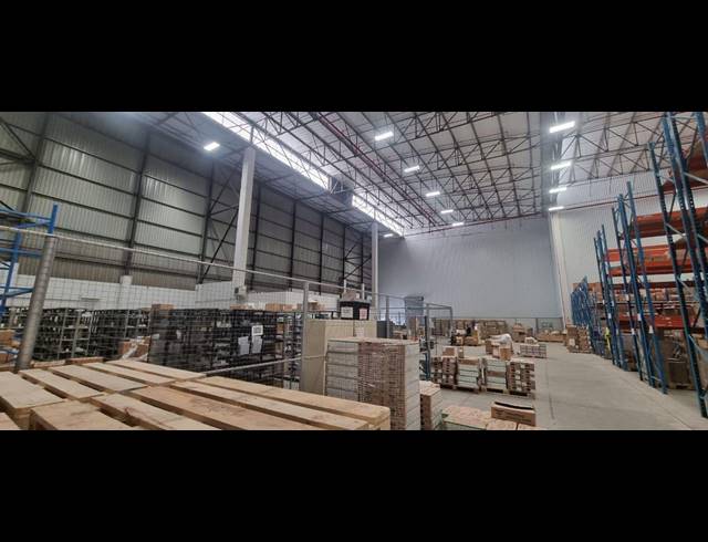 3,213M² WAREHOUSE TO LET IN AIRPORT INDUSTRIA